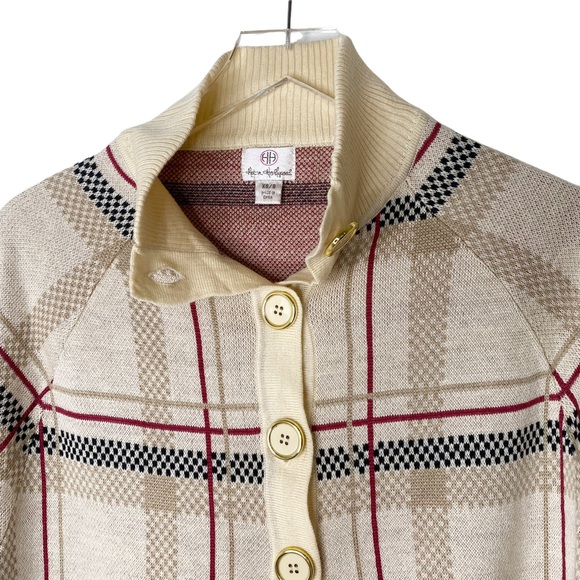 Hot in Hollywood Cream Tartan Plaid Women Cape Poncho Shawl Wrap Multicolor XS/S - Picture 8 of 9